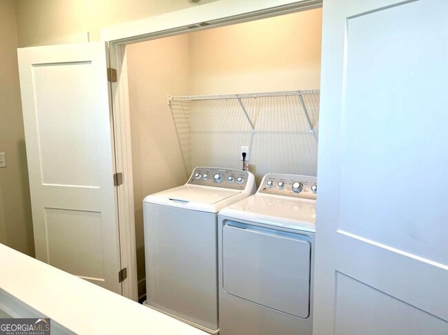 Building Photo - 1290 Zephyr Blvd SE