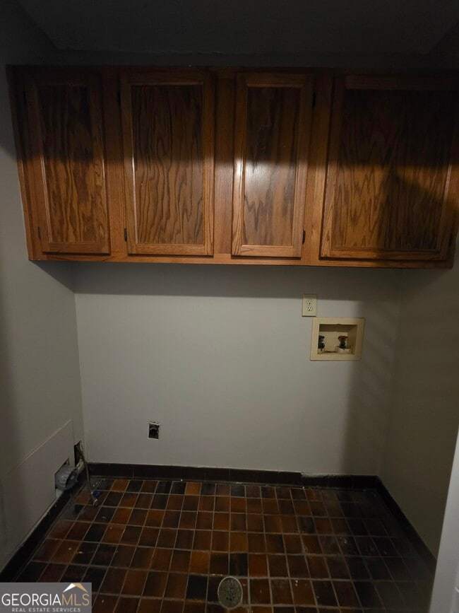 Building Photo - 300 Handley Ct