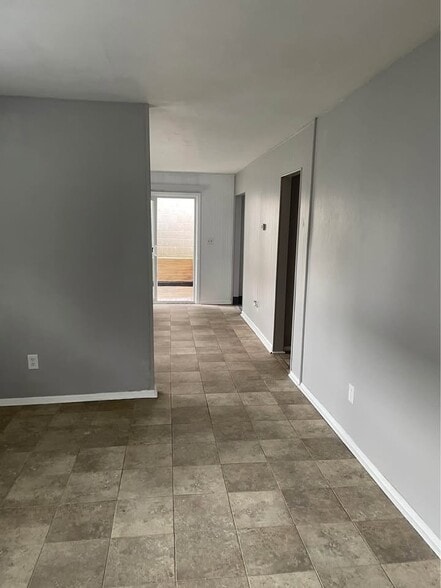 Building Photo - 3989 S Schenley Ave