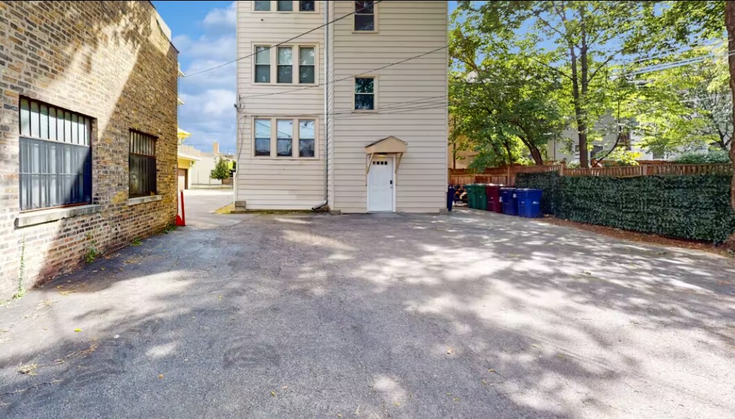 Rear Building/Private Parking Lot - 425 N Maple Ave