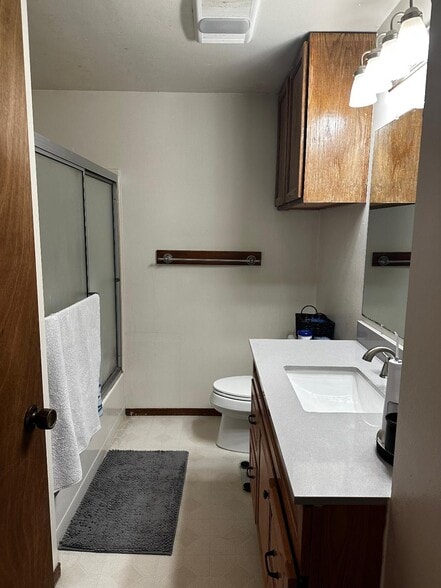 Building Photo - 337 NW Bailey Ave