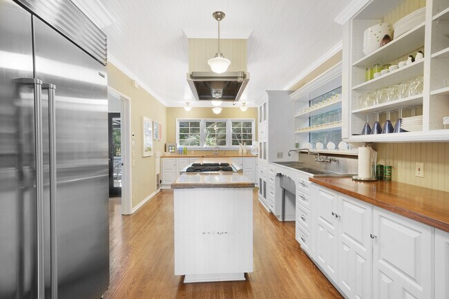 Large Refrigerator - 1522 Forest Knoll Dr