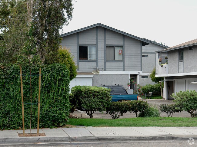 Building Photo - 722 W Walnut Ave