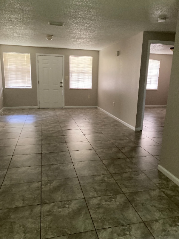 Building Photo - 2605 E 26th Ave