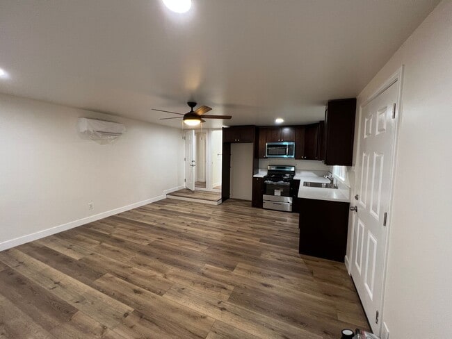 Building Photo - Spacious Remodeled 4 Bedroom/3 bath Home with Bonus Room