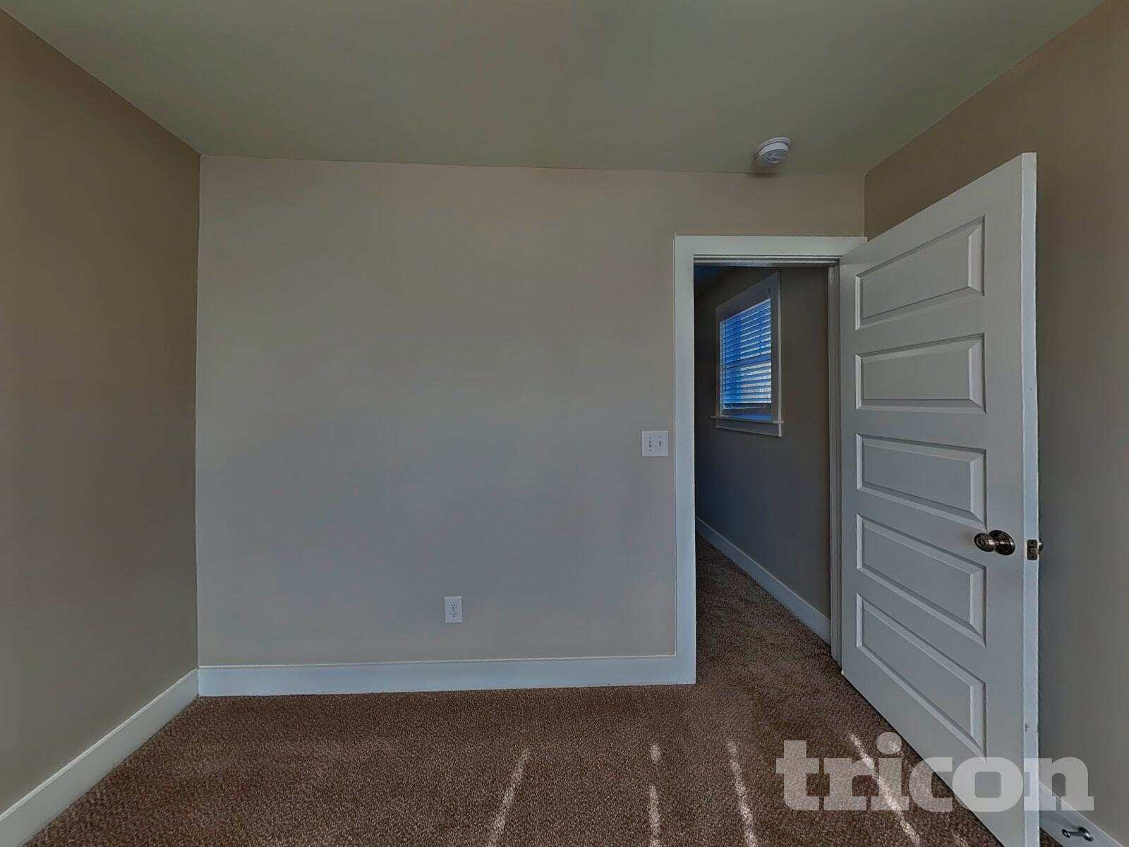 Building Photo - 8 Golden Crk Trl