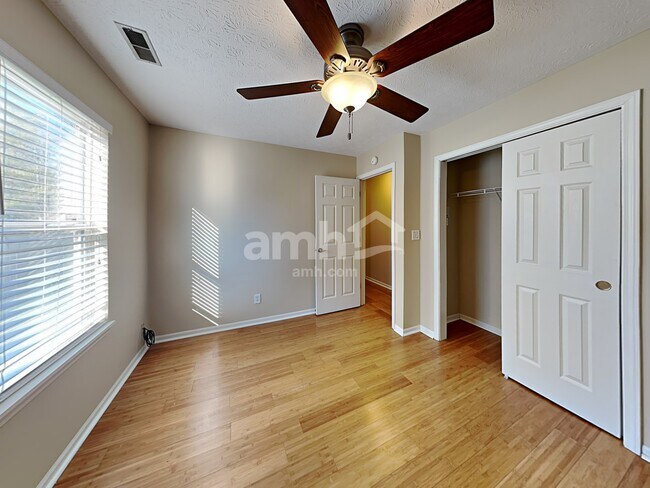 Building Photo - 12124 Laurelwood Dr