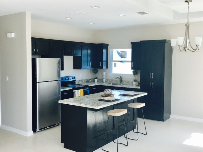 Building Photo - 3006 Javalina Ave