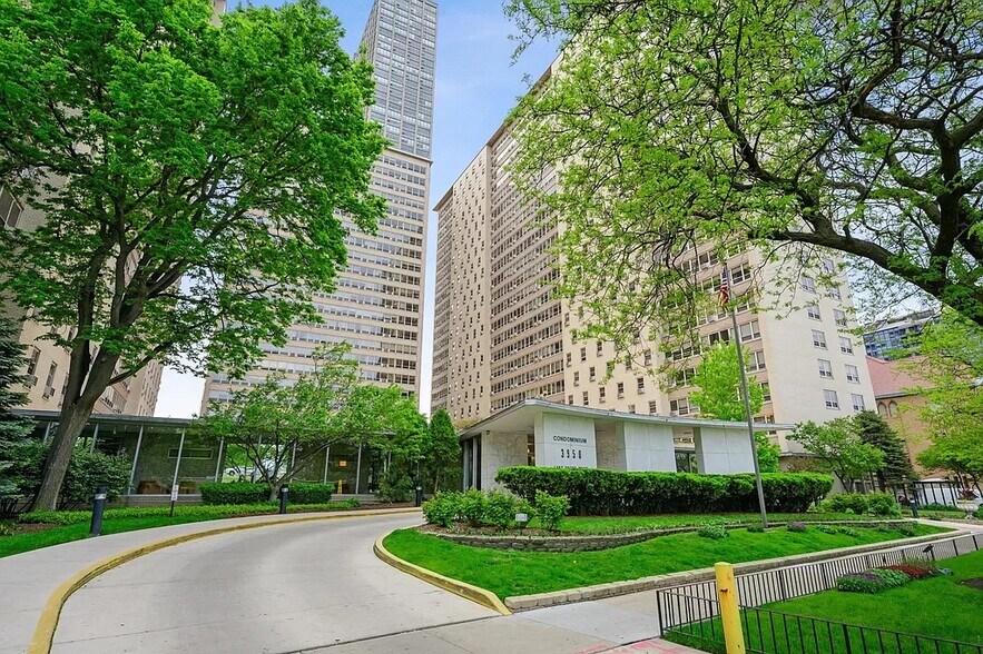 Building Photo - 3950 N Lake Shore Dr