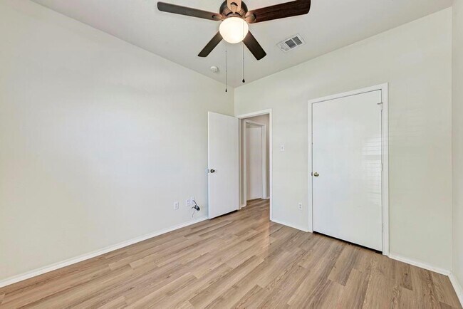 Building Photo - 1203 Tricia Cove