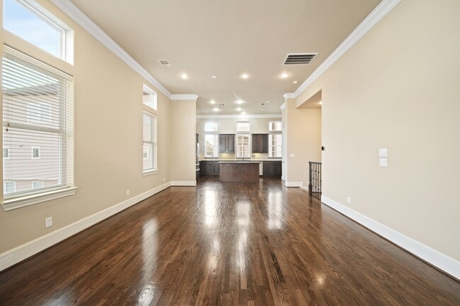 Building Photo - 1250 W 23rd St