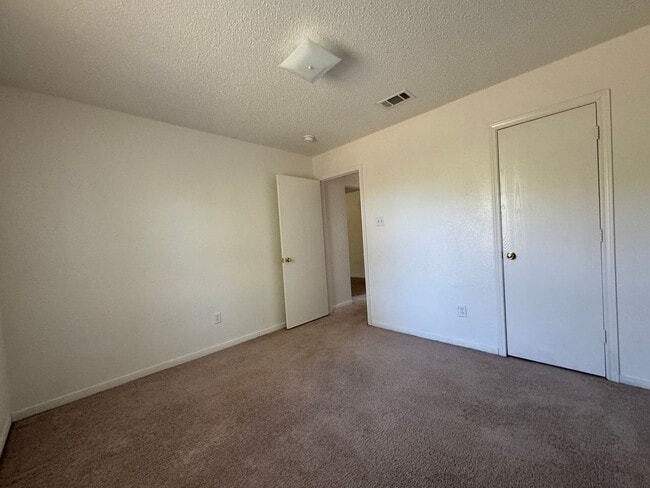 Building Photo - 5903 Medina Dr