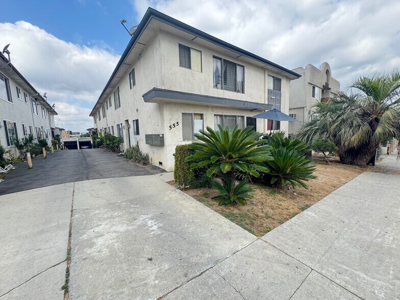 Building Photo - 555 N Ardmore Ave