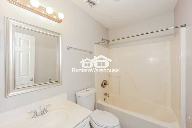 Building Photo - HUGE 3x3  Split Level Home in Whaleys Lake...