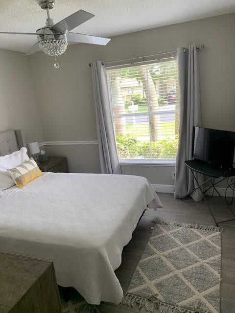 Building Photo - 7891 Manor Forest Blvd