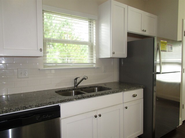 Building Photo - 2400 Freemont St