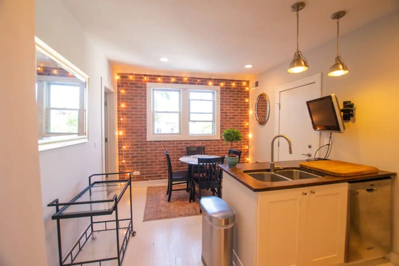 Building Photo - 2732 S Bonfield St