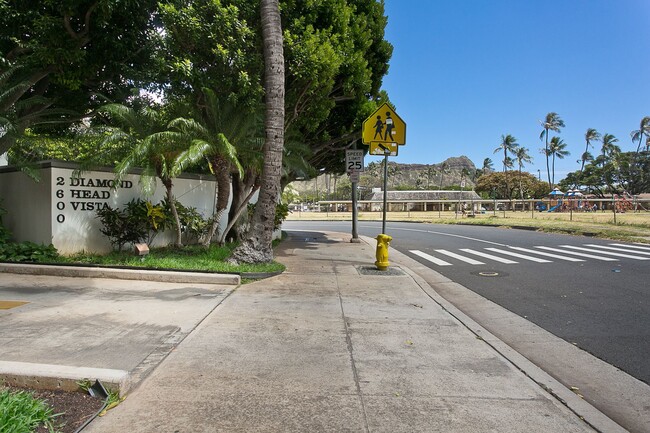 Building Photo - Two bedroom condo with stunning views of D...