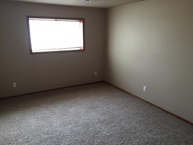 Building Photo - 1723 Torrey Pines Dr