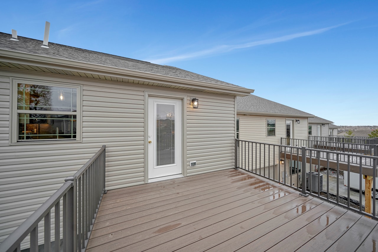 Deck - 8195 Regent Dr