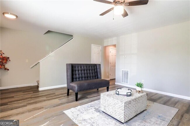 Building Photo - 5823 Strathmoor Manor Cir