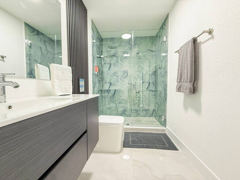 Building Photo - 7904 Juniper St