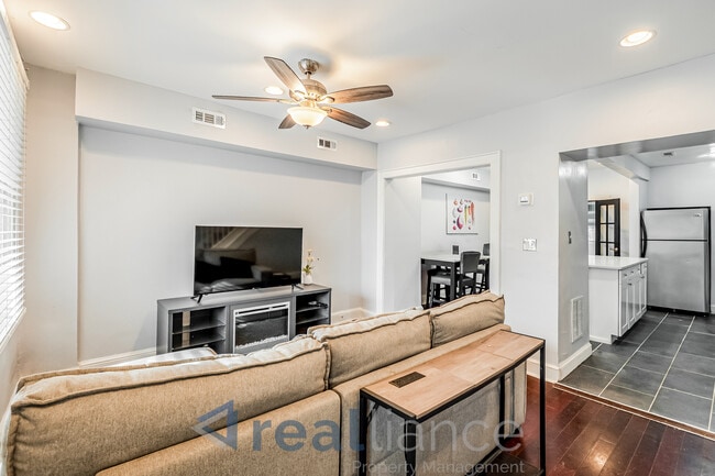 Building Photo - 2302 E St NE