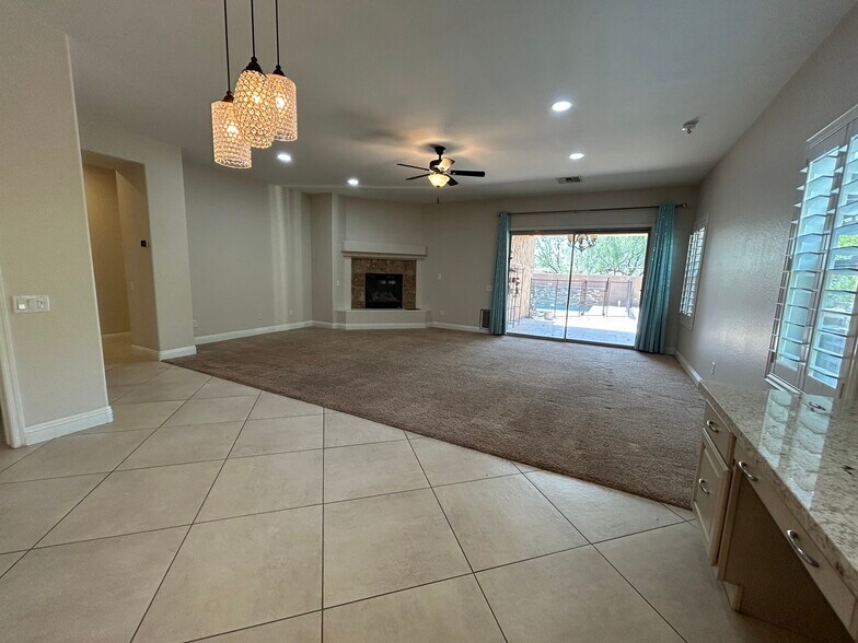 Building Photo - 5317 W Buckskin Trl