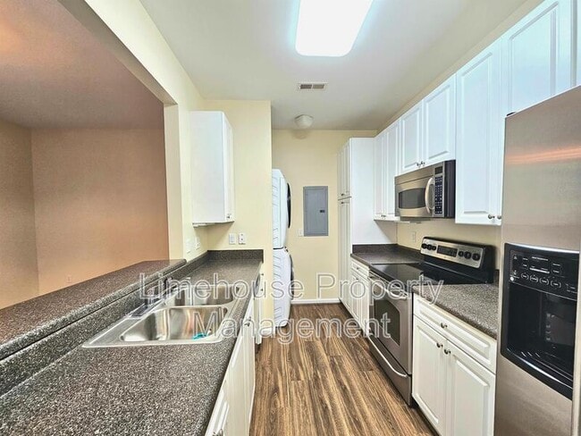 Building Photo - 5260 Elston Ln