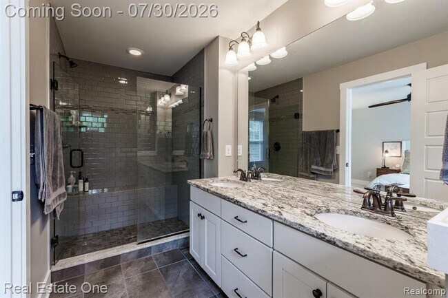 Building Photo - 2785 Hartwick Dr
