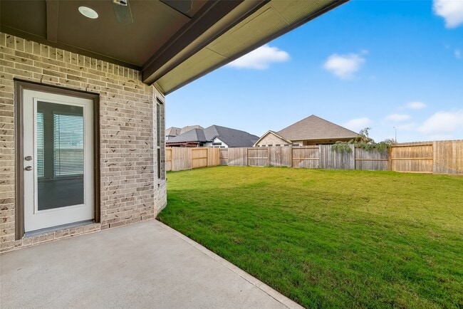 Building Photo - 411 Sunlit Vly Cir