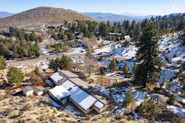 Building Photo - FULLY FURNISHED Home in the Mountains