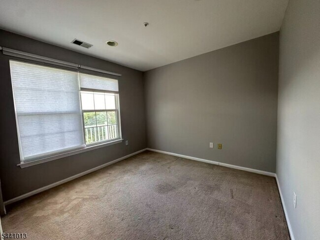 Building Photo - 168 Potomac Dr
