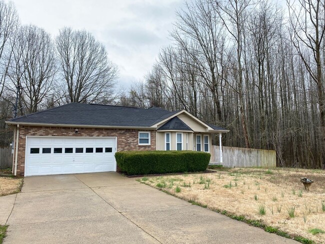 Building Photo - Beautifully Updated 3 Bed/2 Bath Home with...