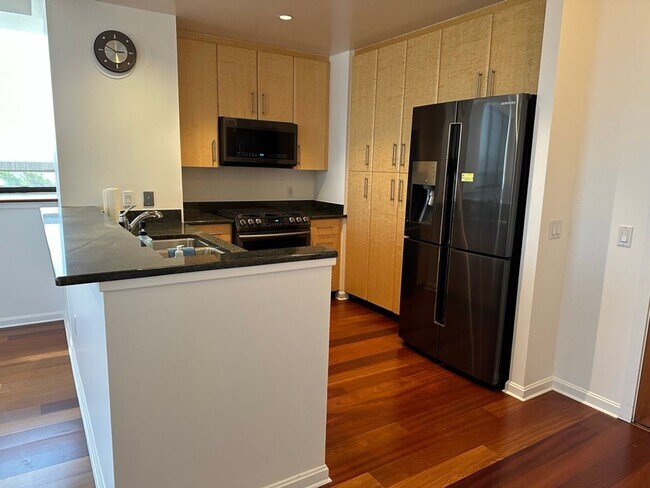 Building Photo - Epic REA: Fabulous 2 BR/2 BA South Beach C...