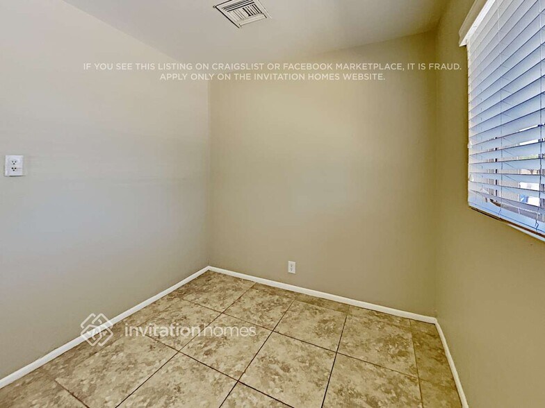 Building Photo - 2039 E Osborn Rd