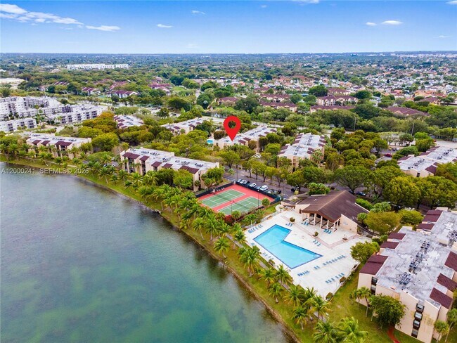 Building Photo - 14415 N Kendall Dr