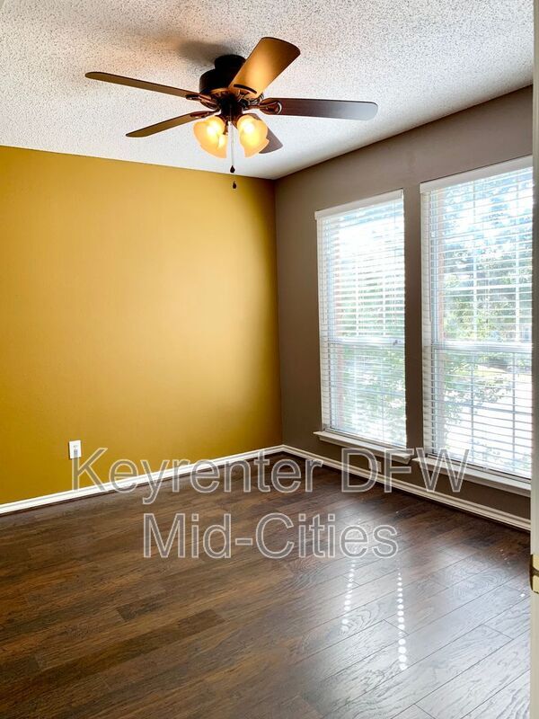 Building Photo - 8702 Saddlehorn Dr