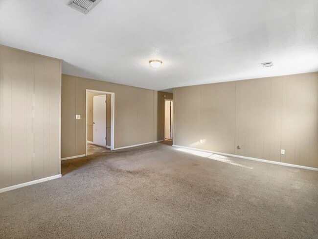 Building Photo - 2123 18th Avenue E Tuscaloosa, AL 35404