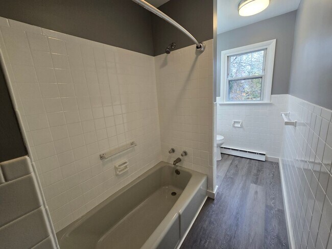 Building Photo - 1237 E Emmaus Ave