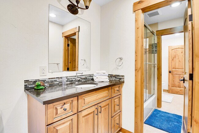 Building Photo - 29934 Paint Brush Dr