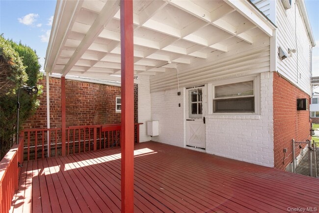 Building Photo - 67-27 211th St