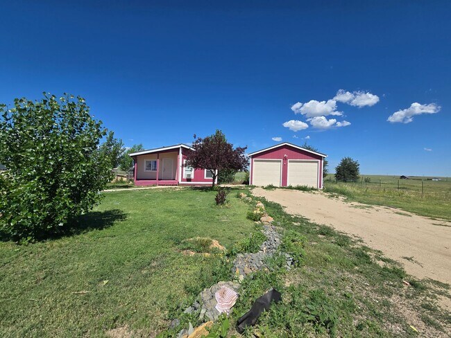 Building Photo - 3 Bedroom Country Home with Detached Garage