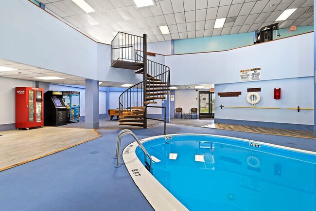 Building Photo - 301 Pinnacle Inn Rd