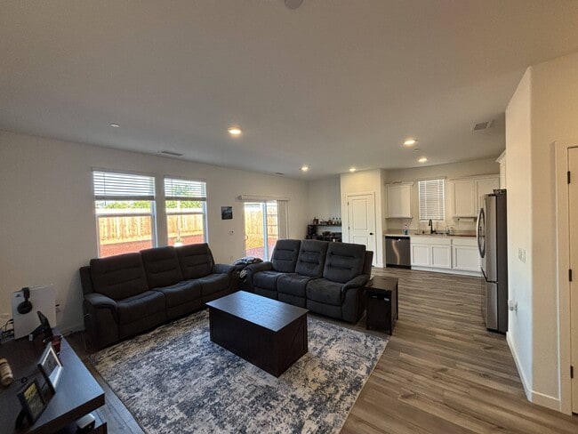 Building Photo - 1872 W Graham St