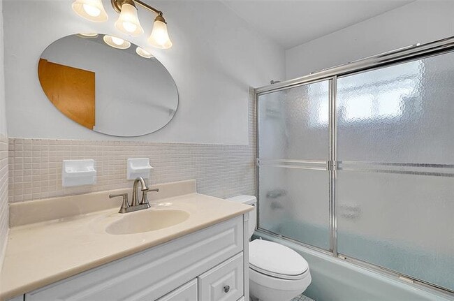 Building Photo - 2705 Roosevelt St