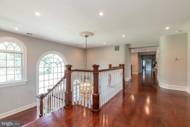 Building Photo - 2115 Pony Trail Dr