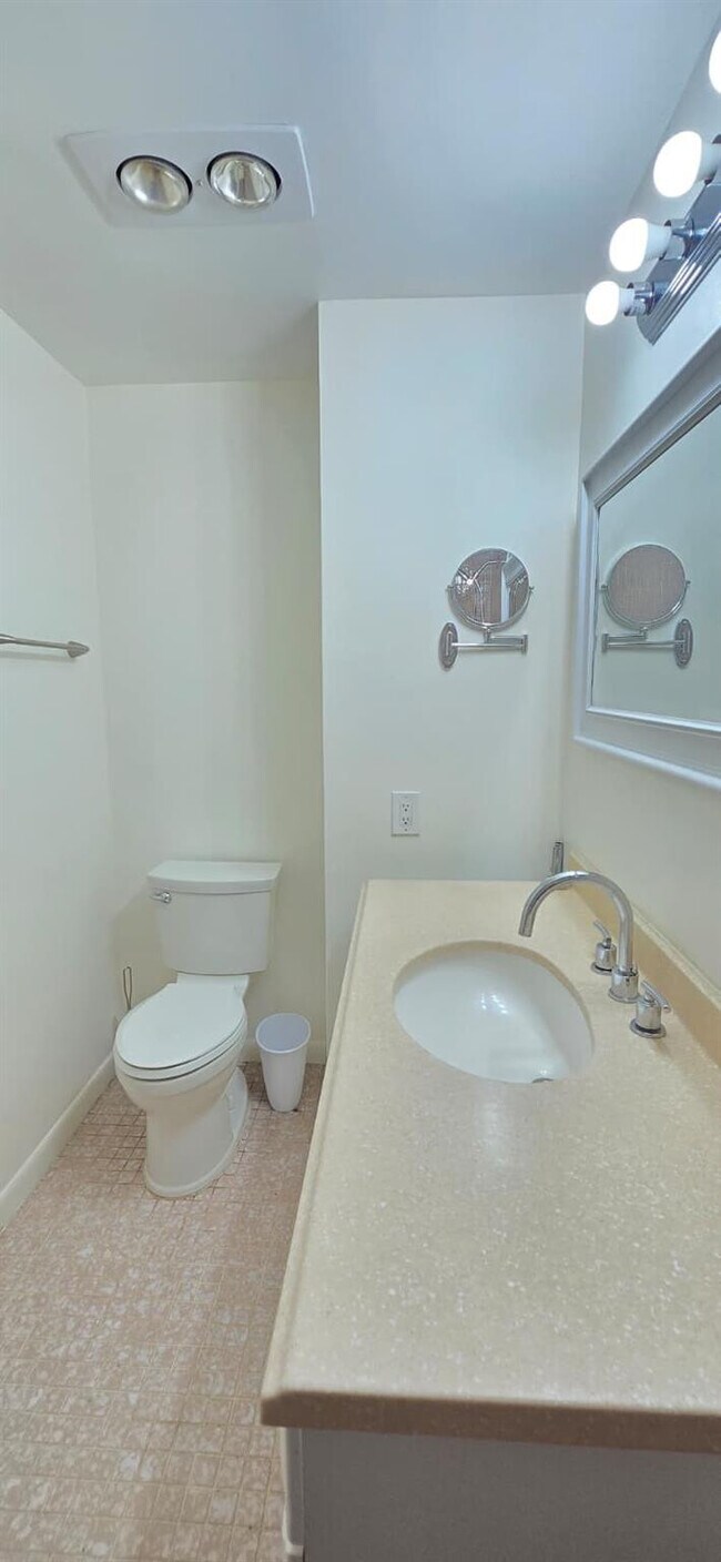 Building Photo - 10188 SW 53rd Ct