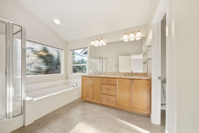 Building Photo - 9035 SW Ivory St