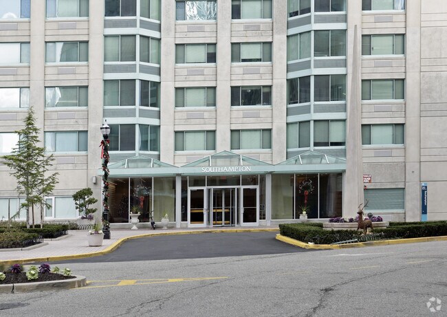 Building Photo - Southampton